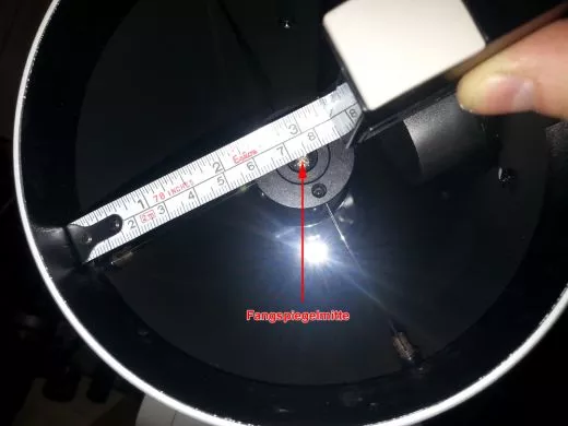 Important for a precise adjustment of Newton is the exact position of the secondary mirror in the geometric center to the tube and primary mirror.