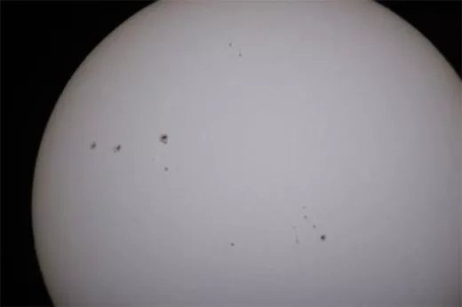 Sonnenaufnahme mit CPC9.25 und Baader Sonnenfilterfolie, Canon EOS600D mittels fokaler Projektion. Steuerung und berwachung am PC mit der Software EOS Utility. ISO 100, 1|800 sec.