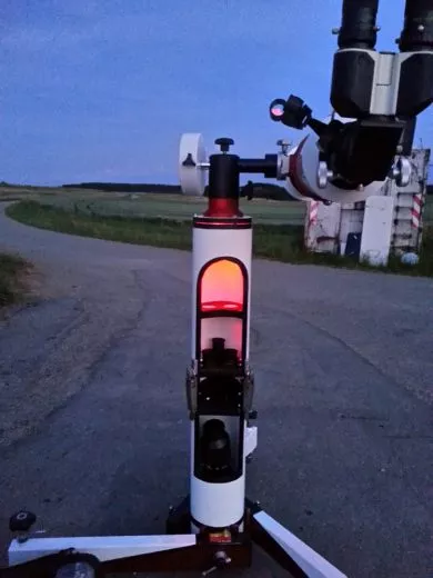 Everything in its place: Illuminated eyepiece tray in tripod column