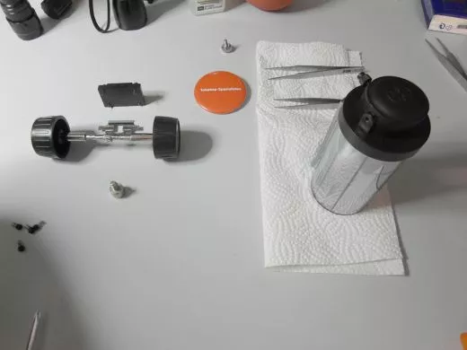 Wenn ein Okularauszug kippelt, dann hilft fast immer ein oder mehrere dnne Teflonstreifen