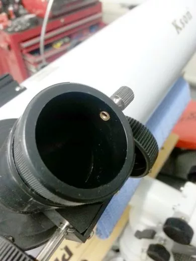 A small special feature of the Kson Dobson is that the eyepiece locking screw is reinforced.
