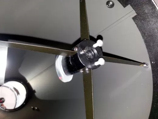 From time to time it can happen that the grub screws for the secondary mirror adjustment break