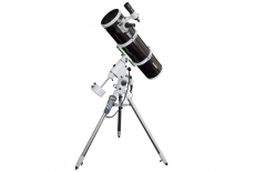 Skywatcher Telescope Explorer-200P 200mm 1000mm f / 5 Newton on HEQ-5 Pro SynScan GoTo Mount