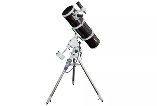Skywatcher Telescope Explorer-200P 200mm 1000mm f / 5 Newton on HEQ-5 Pro SynScan GoTo Mount