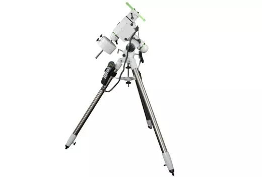 Skywatcher Telescope Explorer-200P 200mm 1000mm f / 5 Newton on HEQ-5 Pro SynScan GoTo Mount