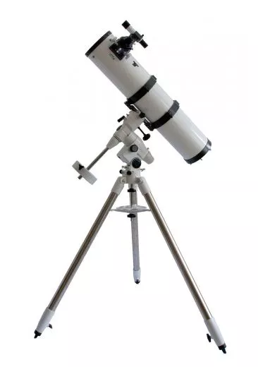 GSO 6 150mm f / 6 Newton Telescope on Stable Skywatcher N-EQ5 Mount