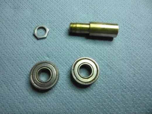 Reparatur eines lteren Celestron C5 mit verharztem Fokussierer.