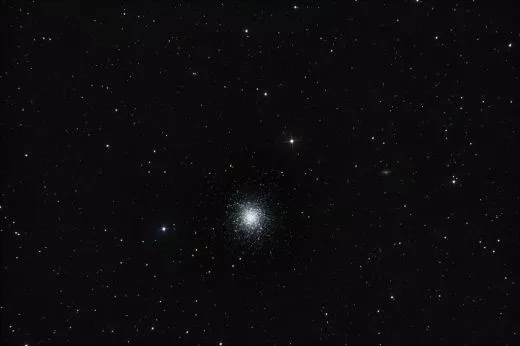 Aufnahmen von M13, M33, M57 und NGC 869 mit Skywatcher Explorer-150PDS 150mm 750mm f/5 6 Zoll Newton und N-EQ5 modifiziert: