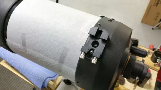 A standard viewfinder shoe can be mounted on almost all Schmidt-Cassegrain lenses