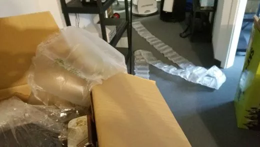 In order to additionally package a telescope for shipping, a large amount of air cushion is required.
