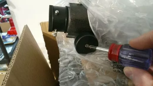 If the rotary handle on an eyepiece extension is loose, it can be easily tightened