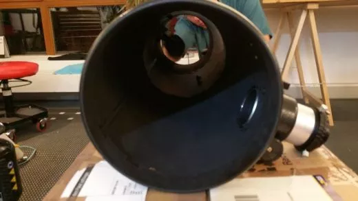 Das Schwrzen des inneren des Tubus mit Berger Antireflexfarbe hat einige Vorteile: