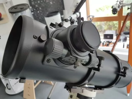 Teleskop mit individuellen Design - Das Umlackieren