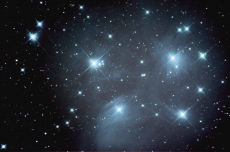 Plejaden M42 mit Skywatcher Newton 200/1000, Montierung: AZ-EQ6, Kamera: Leica T