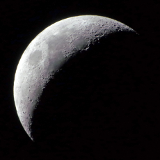 Mond mit SkyWatcher Explorer-150PDS Newton Teleskop