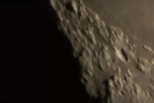 Mondaufnahmen und Erfahrung mit SkyWatcher Skyliner 300PX Flextube SynScan Dobson