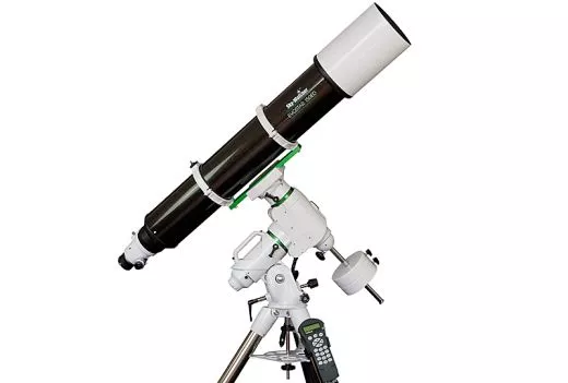 SkyWatcher Evostar 150 ED-Apo Teleskop auf EQ6-R Montierung