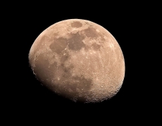 Mond mit APO Photoline 80/500 Carbon, Nikon D500, ohne Filter, Einzelbild