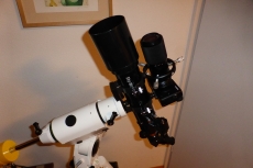 Kamerahalterung um eine DSLR mit Objektiv auf Rohrschelle von einem Teleskop zu montieren