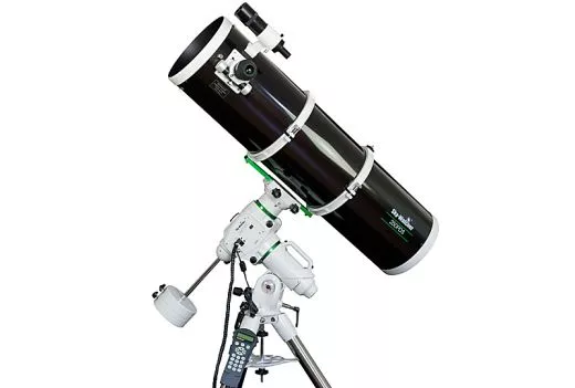 Skywatcher Explorer-250PDS with EQ6-R GoTo mount Newtonian reflector telescope