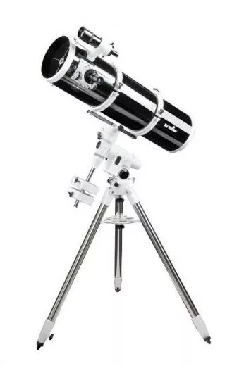 Teleskop Skywatcher Explorer-200P 8 f/5 Newton auf NEQ5 Montierung mit Zubehr 200mm 1000mm