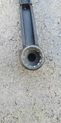 Always let the lever of the polar height screw of the EQ6-R grip!