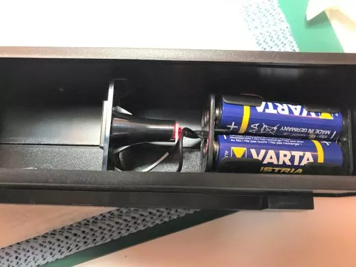 Omegon Radiant Reflex Sucher - Batterie-Kabel gerissen