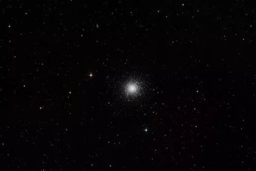 M13 mit SkyWatcher Explorer 150P, EQ5, Canon EOS M100, MPCC