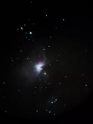 Orionnebel M42 mit Smartphone durch das Okular eines Skyliner 200P Dobson