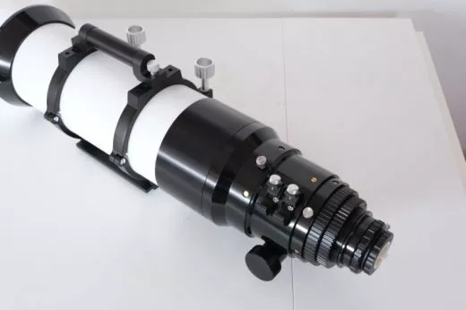 APM - APO FPL 53 Refraktor 130/910 mit 3.7 ZTA f/7 Teleskop