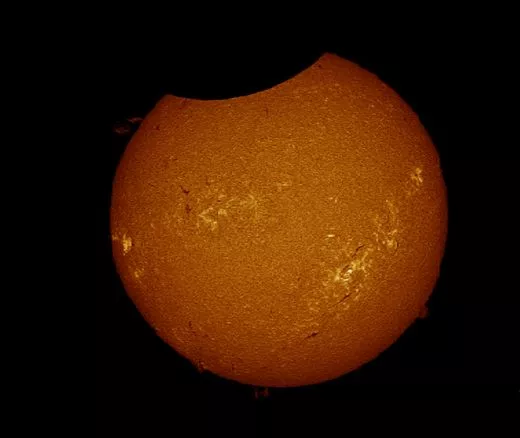 Sun taken in H Alpha with Lacerta 72/432 SolEx by Christian Buill