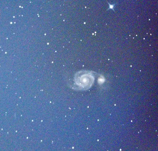 Erstlingsaufnahmen M101, M27 und M51 mit Explorer 150PDS und Canon EOS 250D ohne Komakorrektor