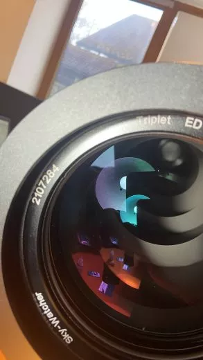 Fingerprint on the lens - Cleaning the lens