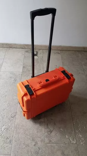 Gebraucht: Hartschalenkoffer mit Wrfelschaum (benutzt), Trolley, orange Innenmae 50x30x15cm