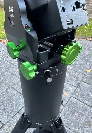 Skywatcher Wave 150i passt auf ZWO Stativverlngerung PE200 und ZWO Carbon Stativ TC40 (fr AM5N / AM3N)