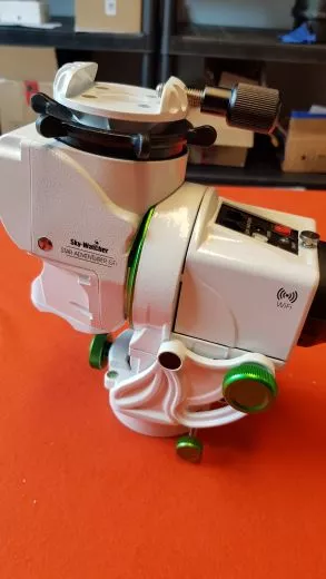 Rückläufer: SKYWATCHER STAR ADVENTURER GTI MONTIERUNG SET MIT STATIV UND VERLÄNGERUNGSSÄULE