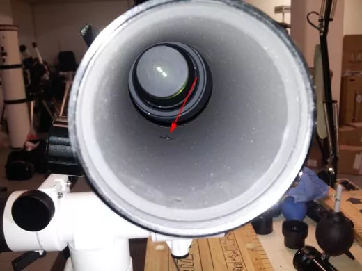 Eliminate reflections by screwing in the focuser: