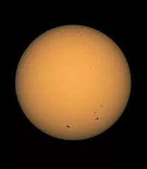 Hier eine schne Sonne von Tobi mit einfachen Mitteln: