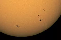 Hier eine schne Sonne von Tobi mit einfachen Mitteln: