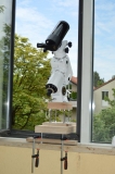 Eine Idee wie man eine Montierung mit Teleskop an ein Fensterbrett montieren / befestigen kann.