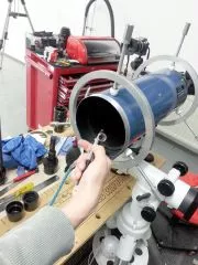 Hier reinigen wir einen SkyWatcher Refraktor 150mm 750mm f/5.