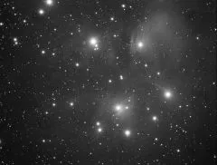 Plejaden M45 mit Apo102f7 TS PHOTOLINE 102mm f/7 FPL53 Triplet APO mit 2.5 Zahntrieb und 2 Flattener