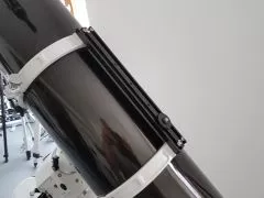 On request, we can mount a second prism rail on top of the pipe clamps (carrying handle)