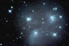 Plejaden M42 mit Skywatcher Newton 200/1000, Montierung: AZ-EQ6, Kamera: Leica T