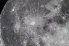 Mondaufnahmen und Erfahrung mit SkyWatcher Skyliner 300PX Flextube SynScan Dobson