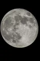 Mondaufnahmen und Erfahrung mit SkyWatcher Skyliner 300PX Flextube SynScan Dobson