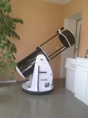Eindruck der Gre des Skywatcher Skyliner-350P 14 Dobson FlexTube