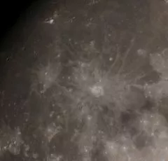 Mond mit SkyWatcher Evostar 80ED und 3x Barlow