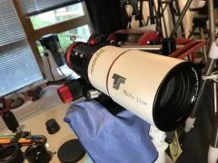 Rcklufer: TS-Optics PhotoLine 60 mm f/6 FPL53 Apo - 2 R&P Okularauszug - RED Line
