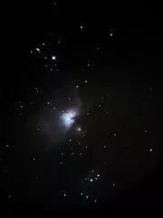 Orionnebel M42 mit Smartphone durch das Okular eines Skyliner 200P Dobson